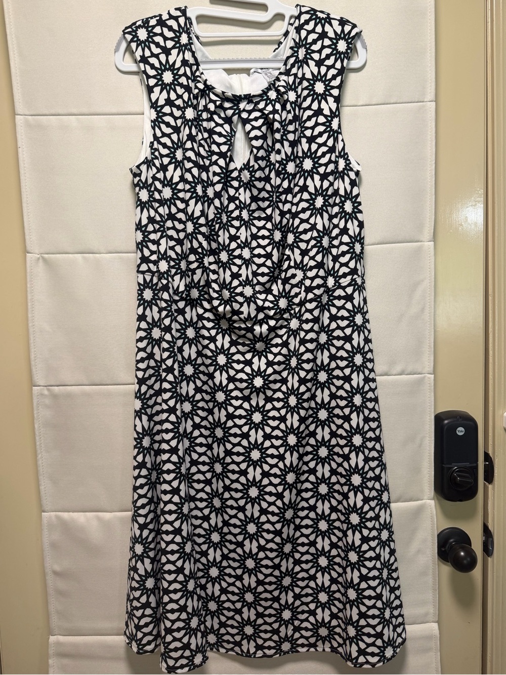 Black White Geometric Print Sleeveless A-Line Dress Keyhole Women’s Size 18 Wisp